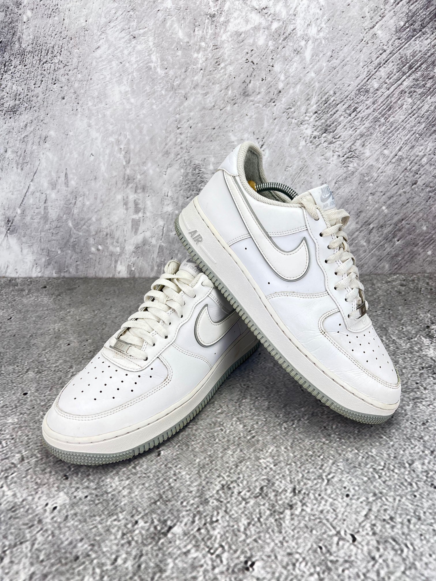 Nike Air Force 1 Low '07 White Wolf Grey - buty sportowe, metka