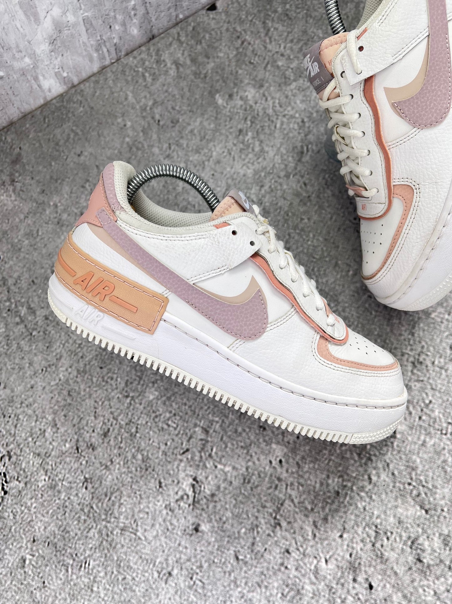 Nike Air Force 1 Shadow Amethyst Ash - buty sportowe, zewnętrzny panel prawego buta