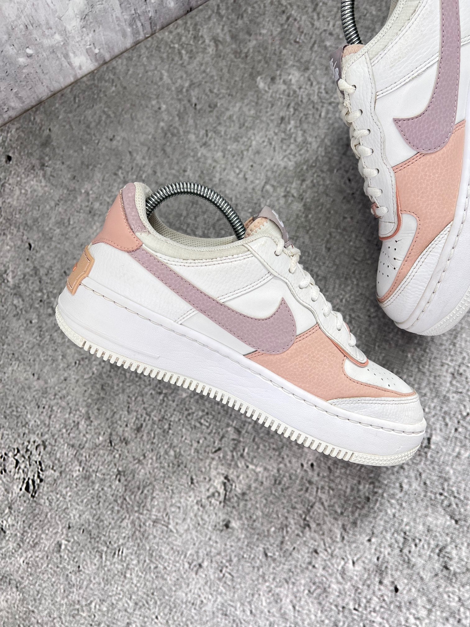 Nike Air Force 1 Shadow Amethyst Ash - buty sportowe, wewnętrzny panel lewego buta