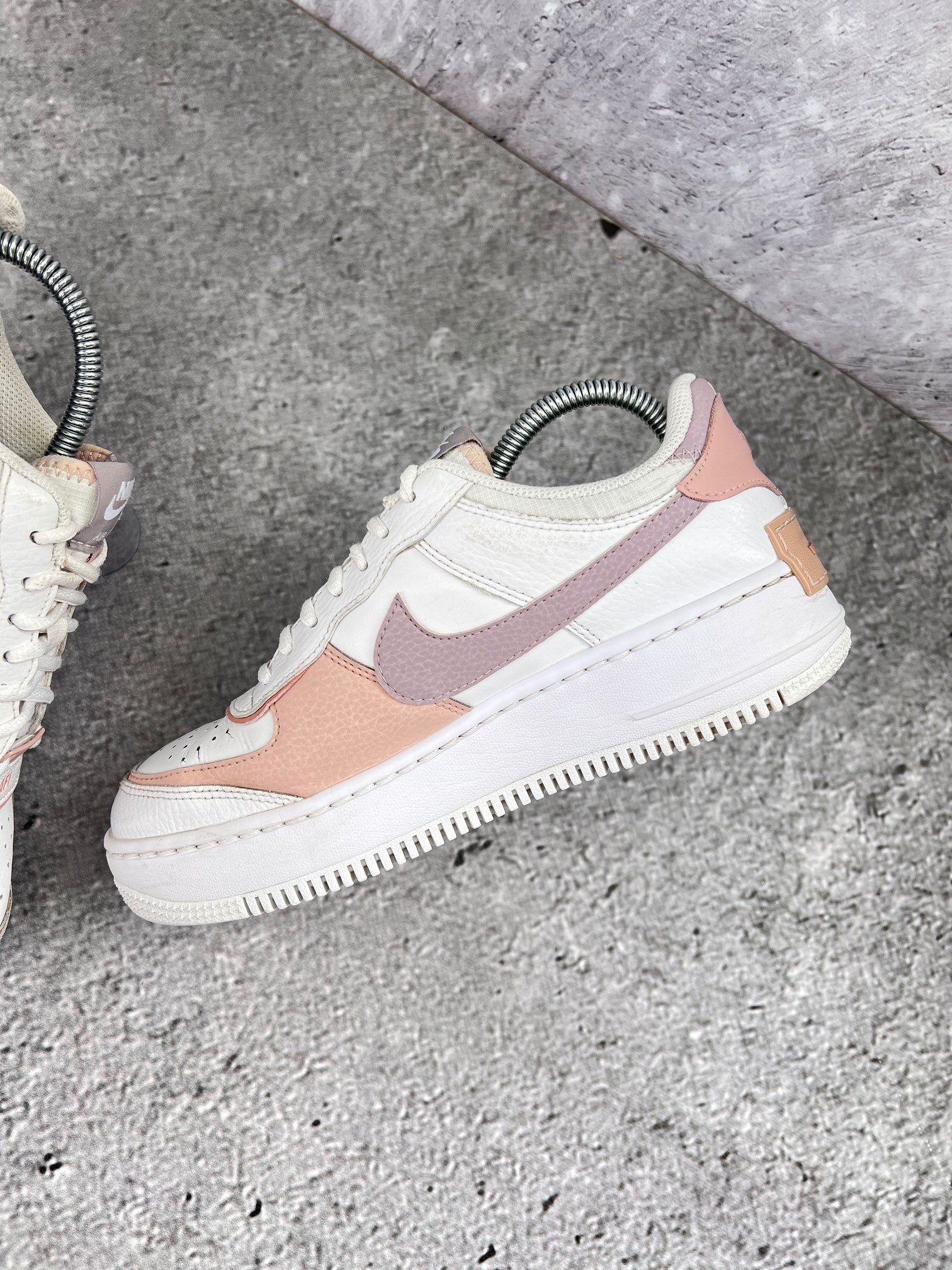 Nike Air Force 1 Shadow Amethyst Ash - buty sportowe, wewnętrzny panel prawego buta