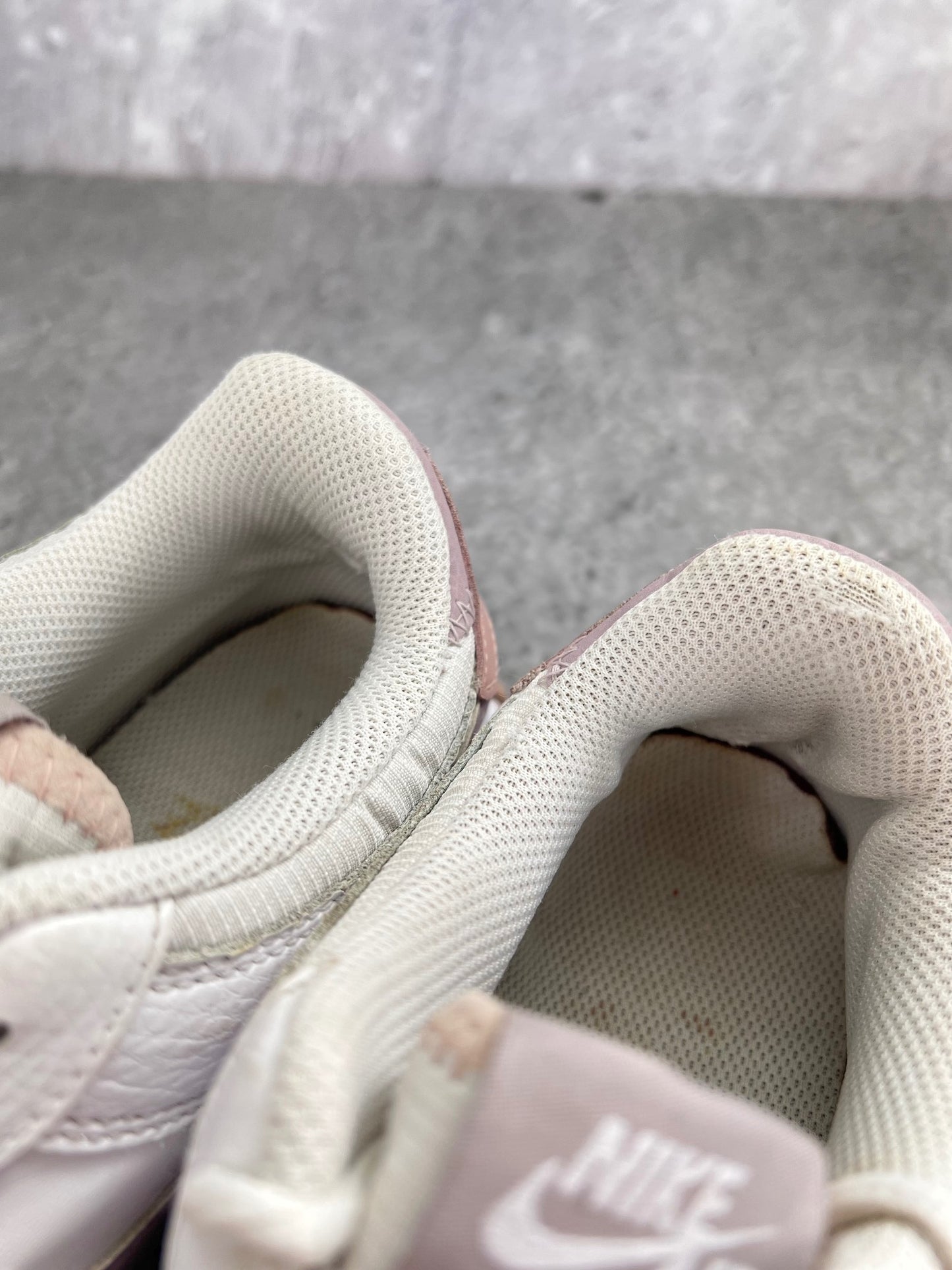 Nike Air Force 1 Shadow Amethyst Ash - buty sportowe, zapiętki butów