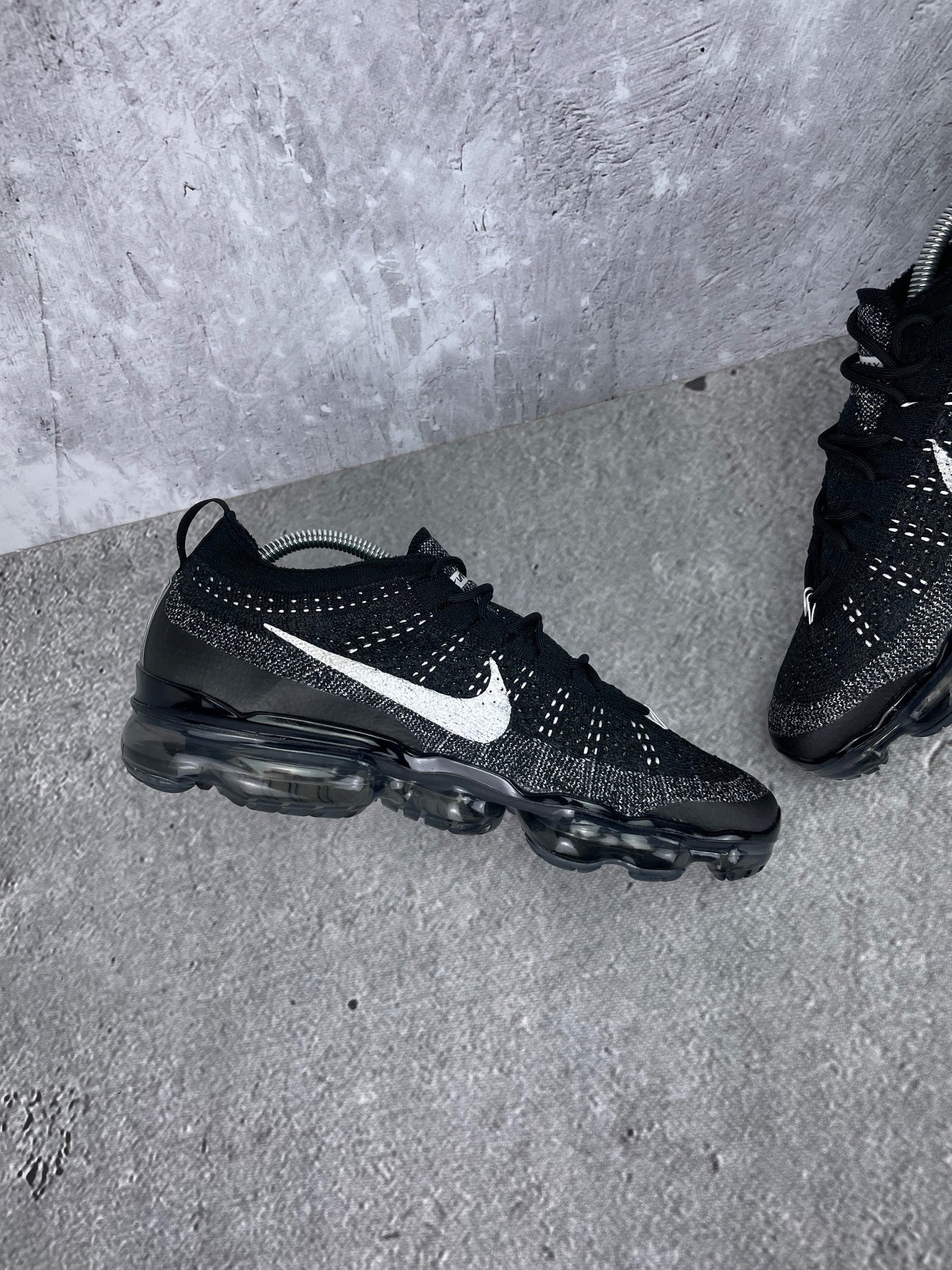 Nike Air VaporMax 2023 Flyknit Oreo - buty sportowe, wewnętrzny panel lewego buta