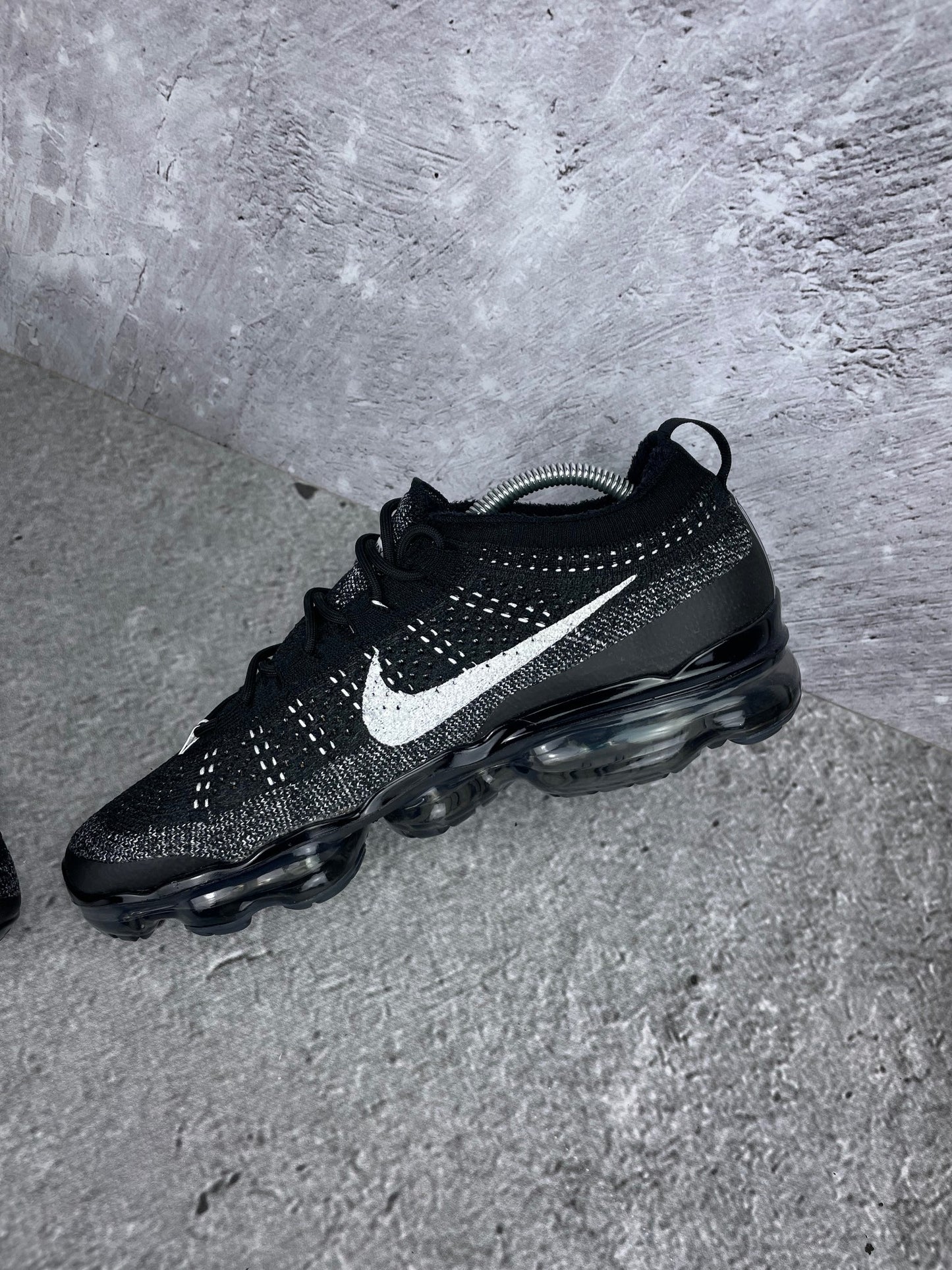 Nike Air VaporMax 2023 Flyknit Oreo - buty sportowe, wewnętrzny panel prawego buta