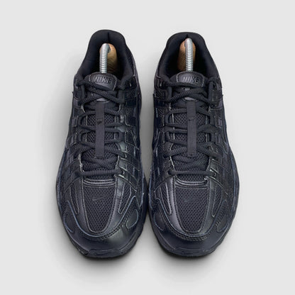 Nike P-6000 Black — buty sportowe męskie w bardzo dobrym stanie rozmiar 42.5, widok z przodu