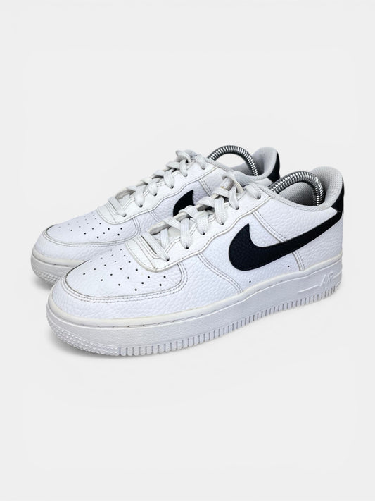 Nike Air Force 1 Low White Black - buty sportowe, widok z boku