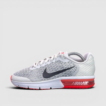 Nike Air Max Sequent 2 — buty sportowe damskie w bardzo dobrym stanie rozmiar 38.5, boczny profil, lewa strona