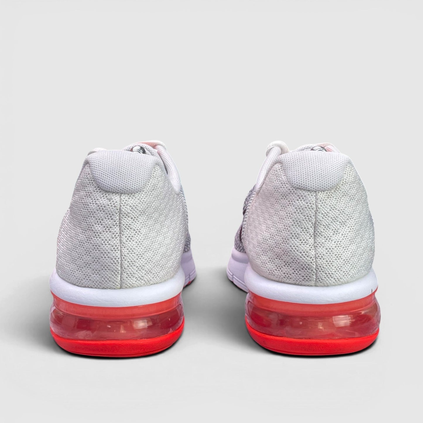 Nike Air Max Sequent 2 — buty sportowe damskie w bardzo dobrym stanie rozmiar 38.5, widok z tyłu