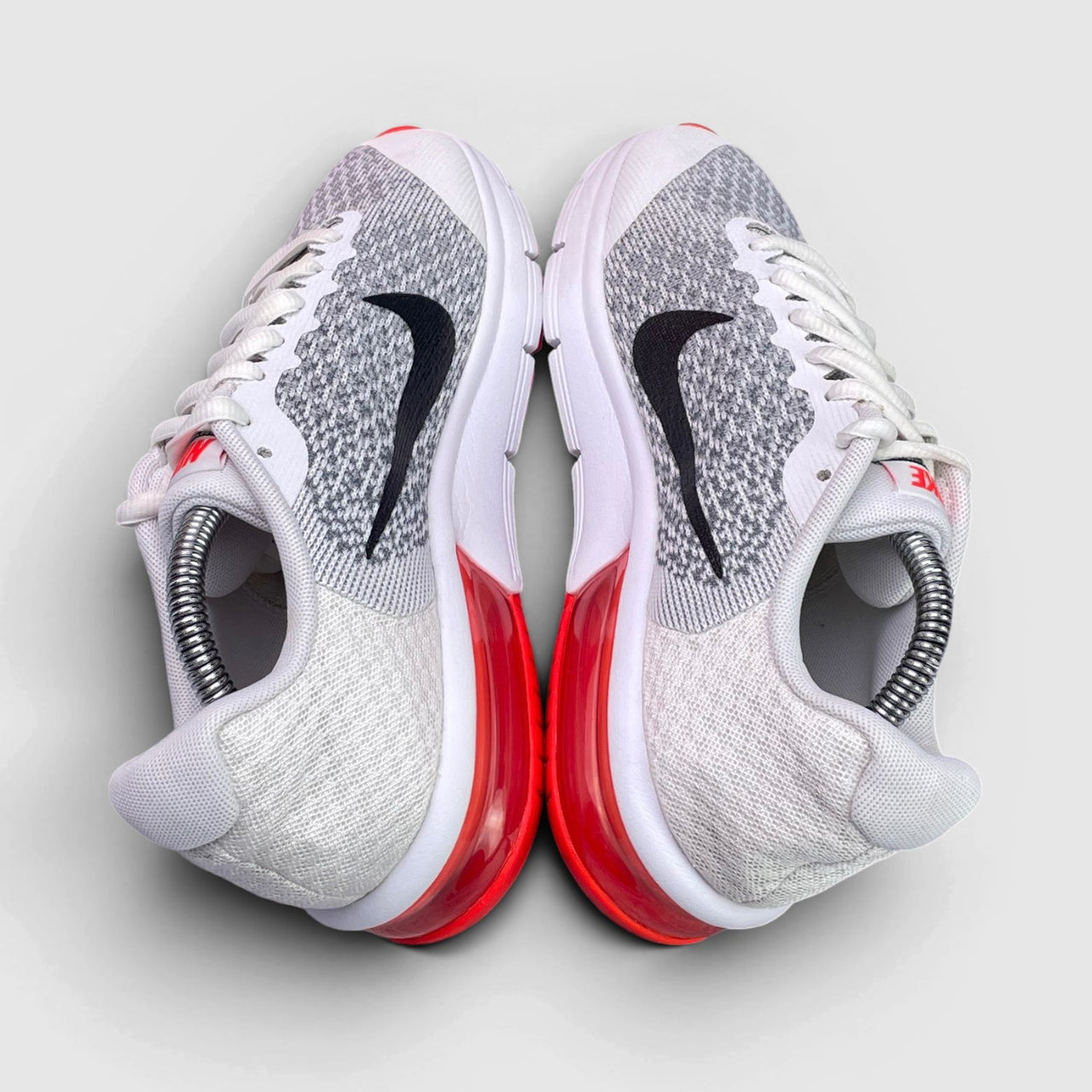 Nike Air Max Sequent 2 — buty sportowe damskie w bardzo dobrym stanie rozmiar 38.5, widok z góry