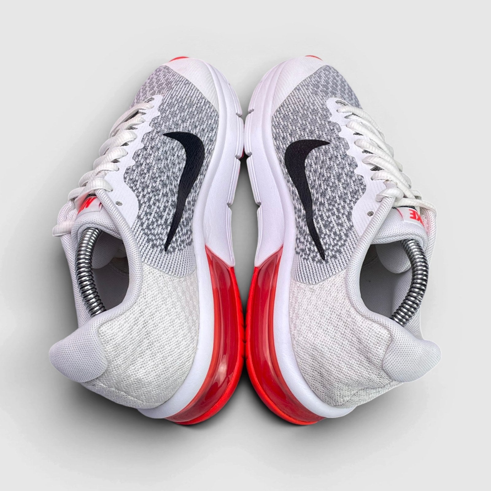 Nike Air Max Sequent 2 — buty sportowe damskie w bardzo dobrym stanie rozmiar 38.5, widok z góry