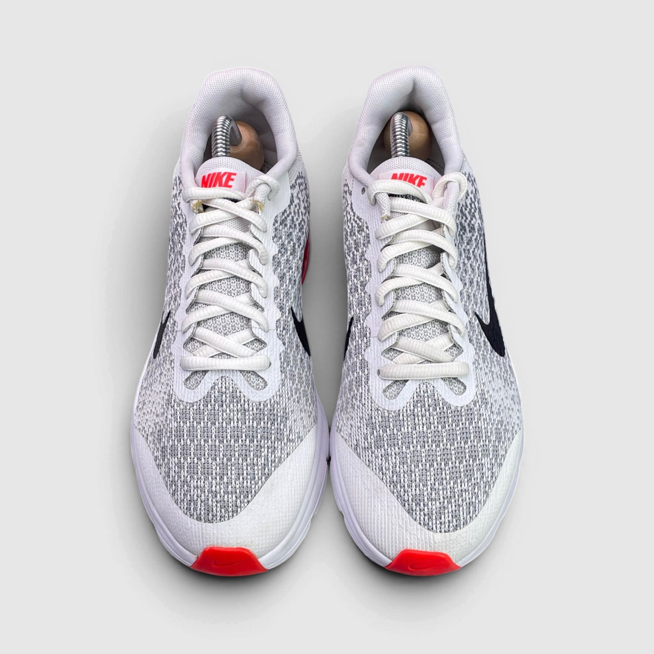 Nike Air Max Sequent 2 — buty sportowe damskie w bardzo dobrym stanie rozmiar 38.5, widok z przodu