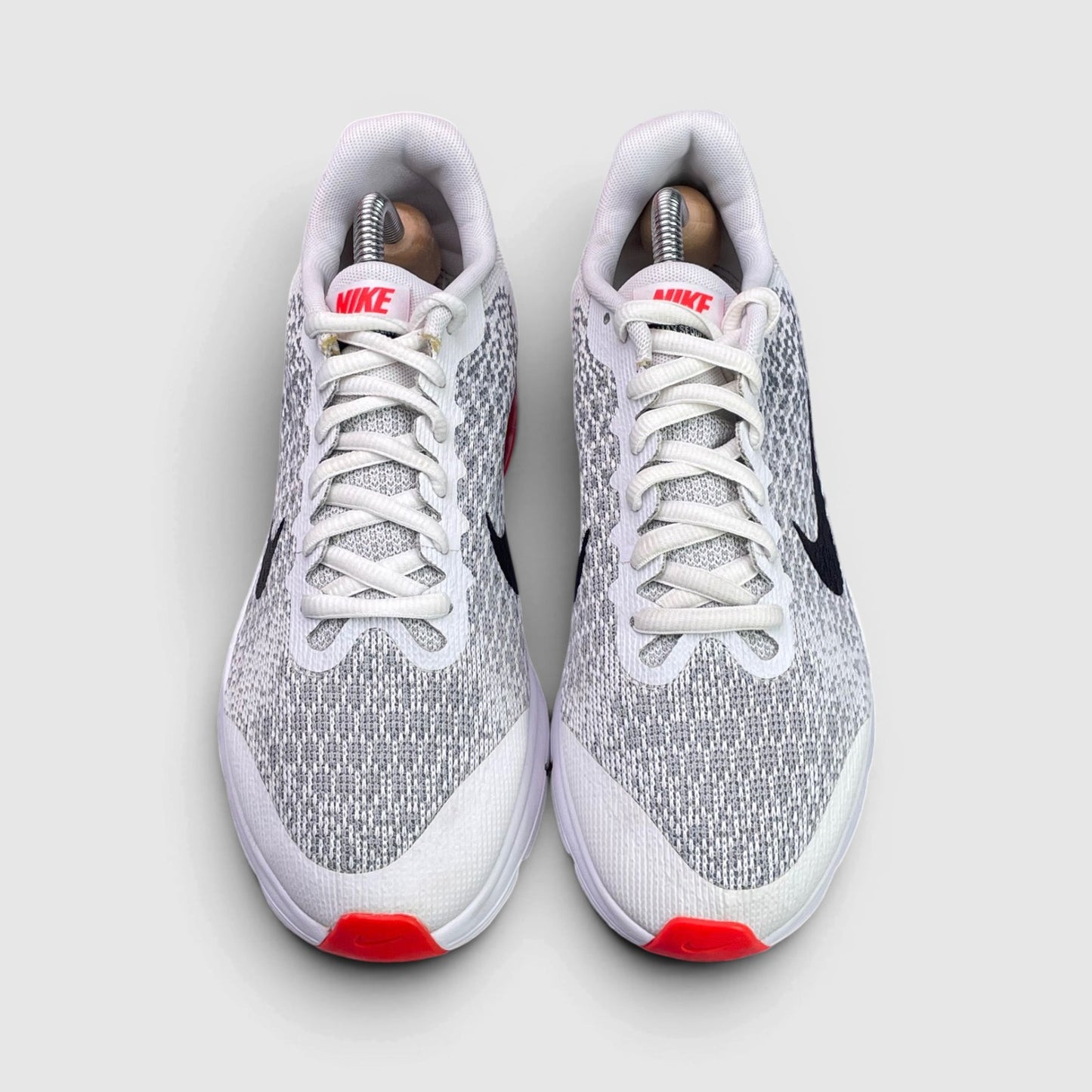 Nike Air Max Sequent 2 — buty sportowe damskie w bardzo dobrym stanie rozmiar 38.5, widok z przodu