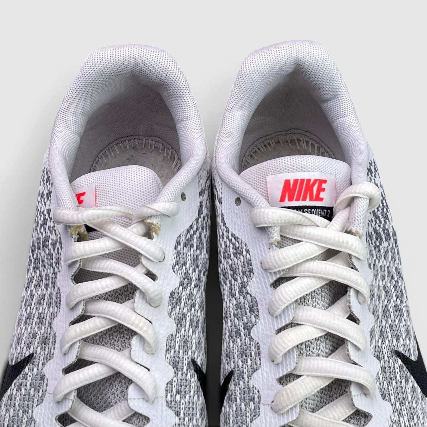 Nike Air Max Sequent 2 — buty sportowe damskie w bardzo dobrym stanie rozmiar 38.5, wkładka