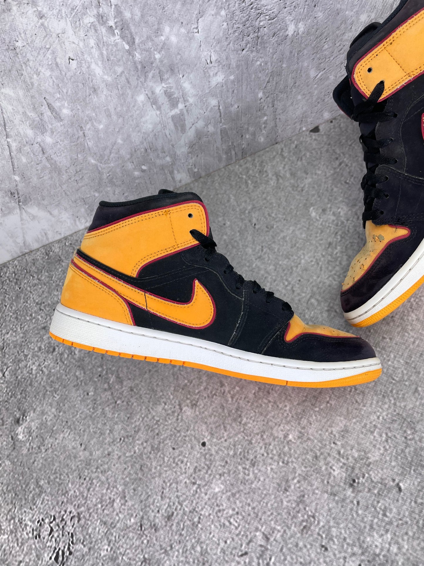 Jordan Air Jordan 1 Mid SE Vivid Orange - buty sportowe, wewnętrzny panel lewego buta