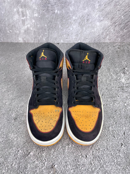 Jordan Air Jordan 1 Mid SE Vivid Orange - buty sportowe, widok z góry