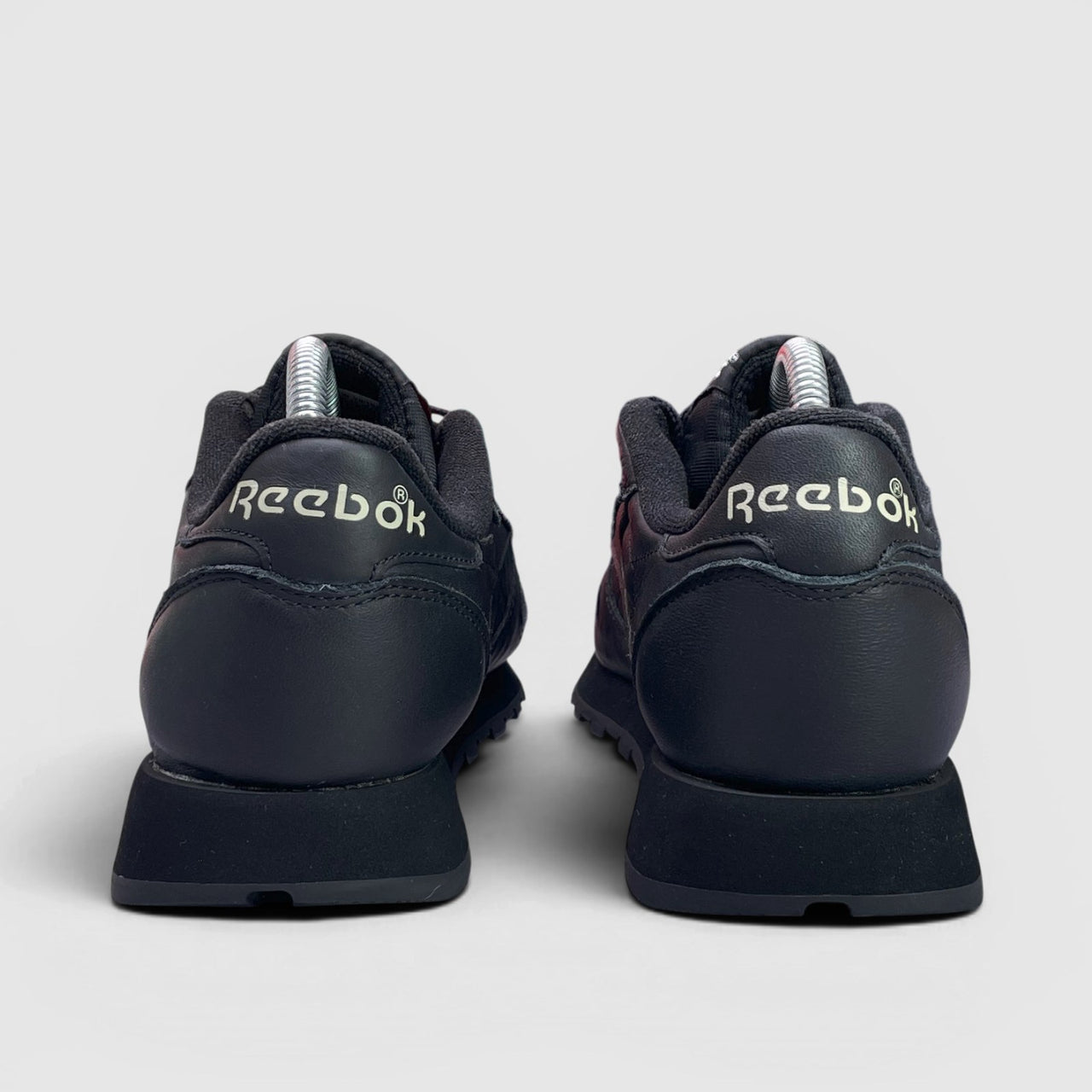 Reebok Glide — buty sportowe męskie w bardzo dobrym stanie rozmiar 42, widok z tyłu