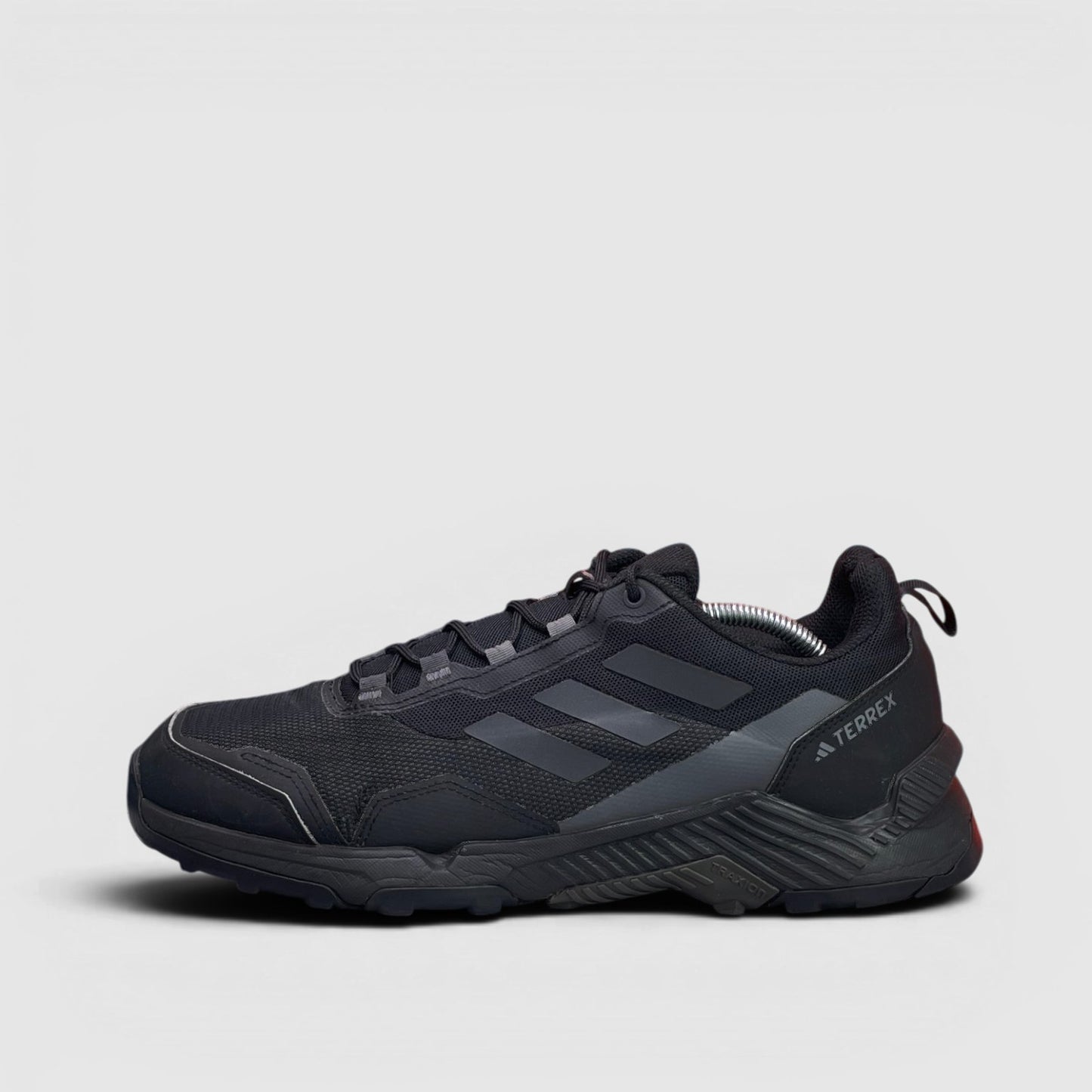 Adidas Terrex Swift Solo 2 — buty sportowe męskie w bardzo dobrym stanie rozmiar 44 2/3, boczny profil, lewa strona