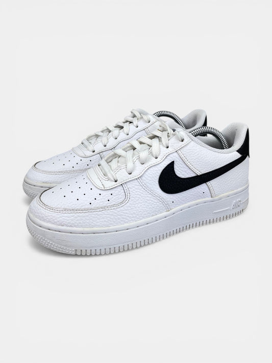 Nike Air Force 1 Low White Black - buty sportowe, widok z boku