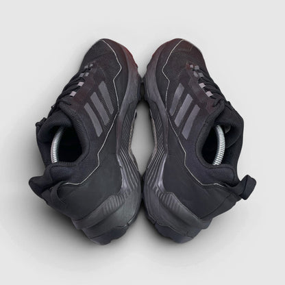 Adidas Terrex Swift Solo 2 — buty sportowe męskie w bardzo dobrym stanie rozmiar 44 2/3, widok z góry