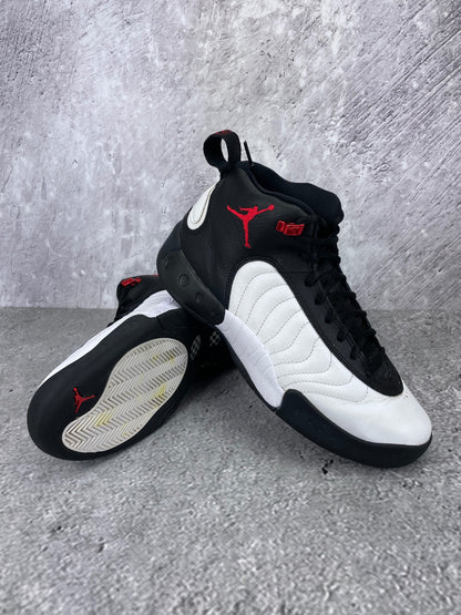Jordan Nike Air Jordan Jumpman Pro Bulls - buty sportowe, para butów, widok z boku na tle studyjnym