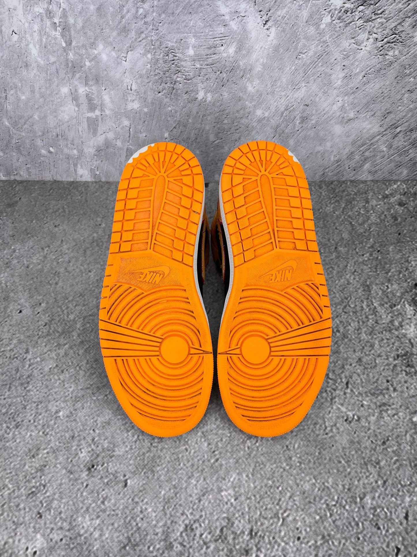 Jordan Air Jordan 1 Mid SE Vivid Orange - buty sportowe, podeszwa