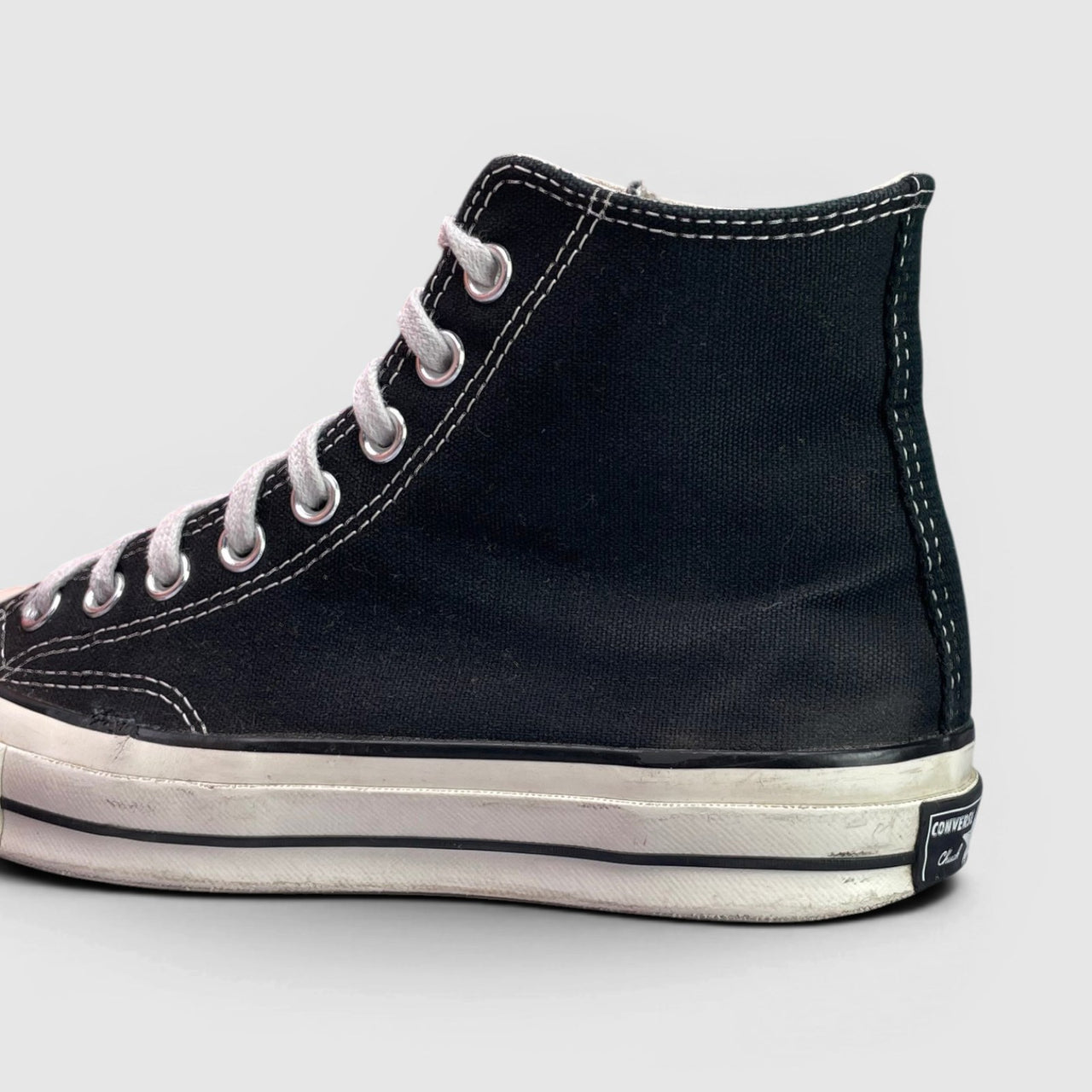 Converse Chuck 70 Hi Black — buty sportowe damskie w bardzo dobrym stanie rozmiar 39.5, boczny profil, lewa strona