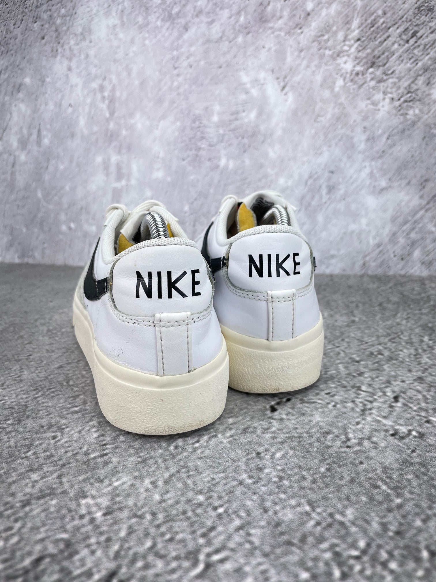 Nike Blazer Low Platform DJ0292-101 - buty sportowe, widok z tyłu