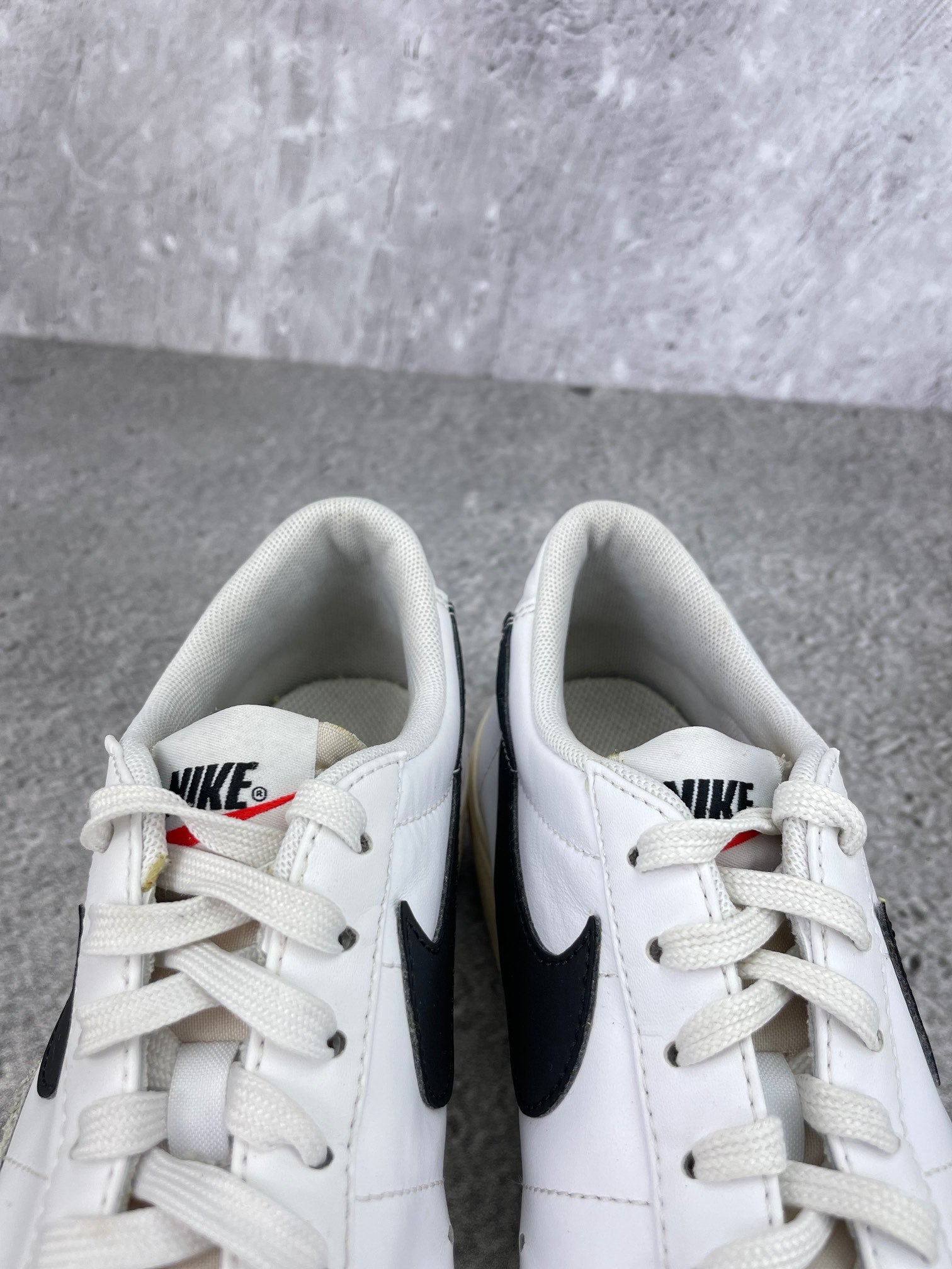 Nike Blazer Low Platform DJ0292-101 - buty sportowe, zapiętki butów