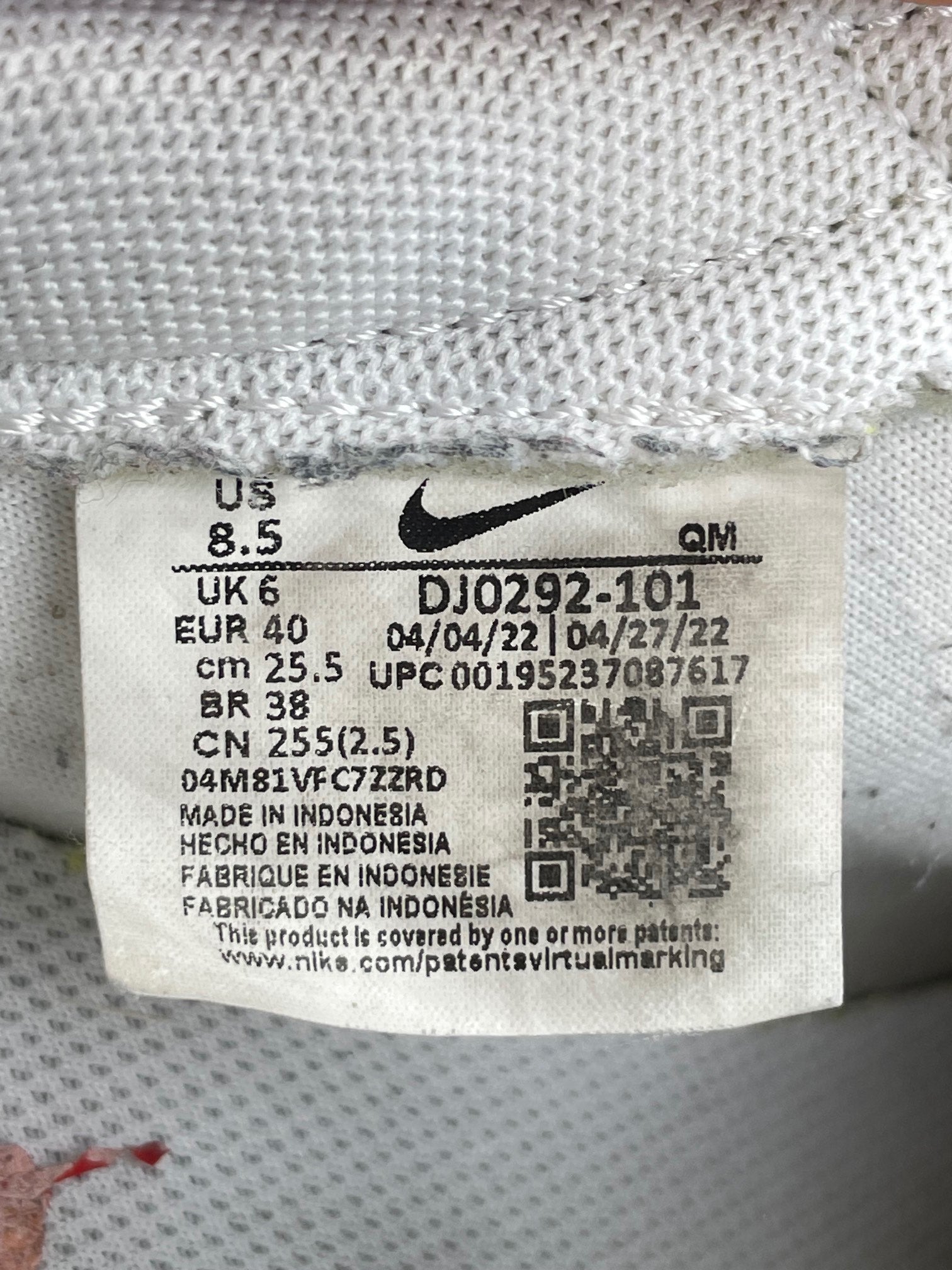 Nike Blazer Low Platform DJ0292-101 - buty sportowe, metka