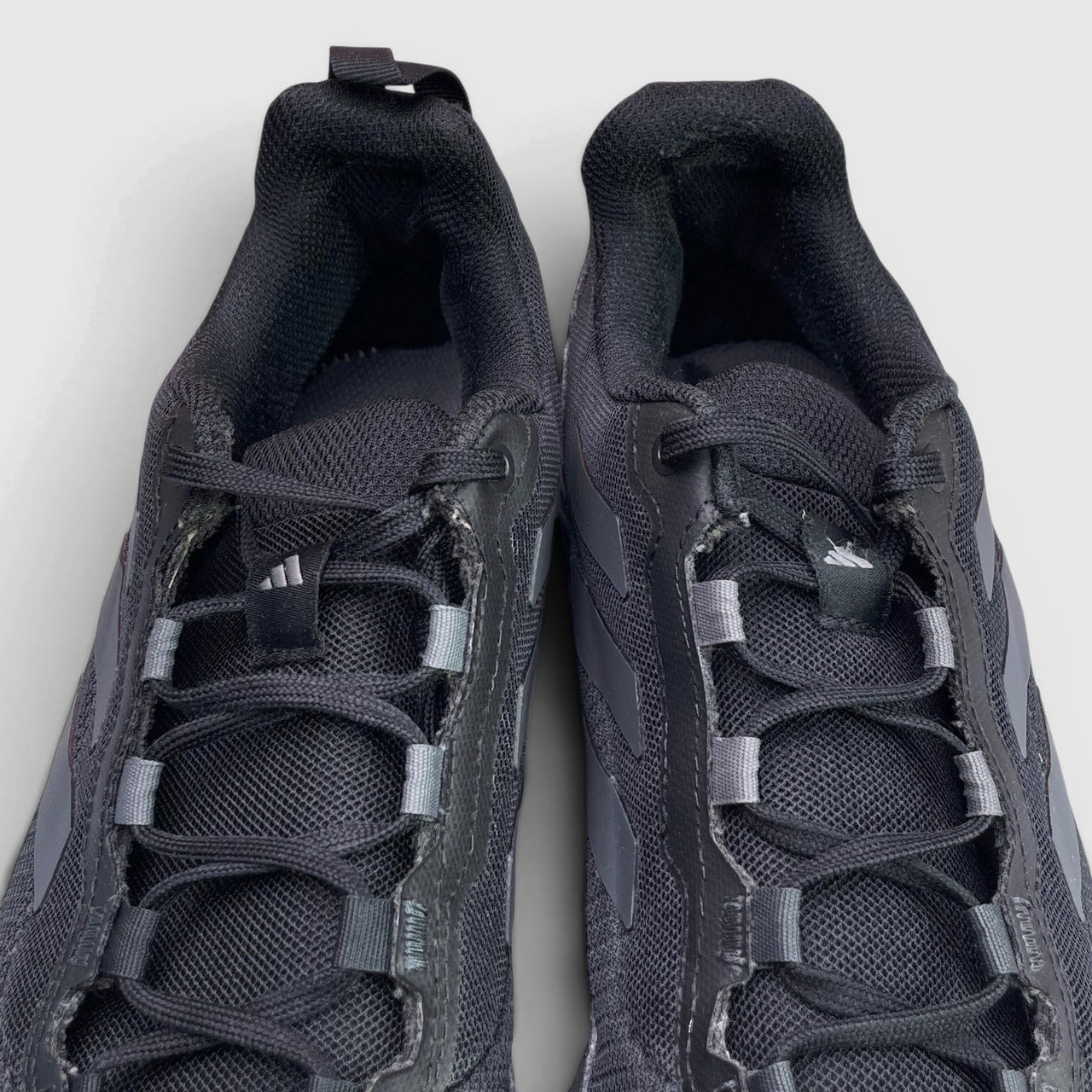 Adidas Terrex Swift Solo 2 — buty sportowe męskie w bardzo dobrym stanie rozmiar 44 2/3, język buta