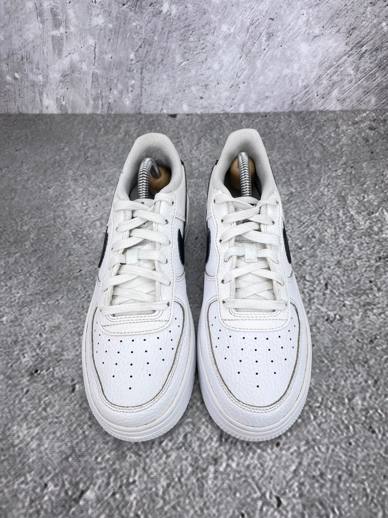 Nike Air Force 1 Low White Black - buty sportowe, widok z góry