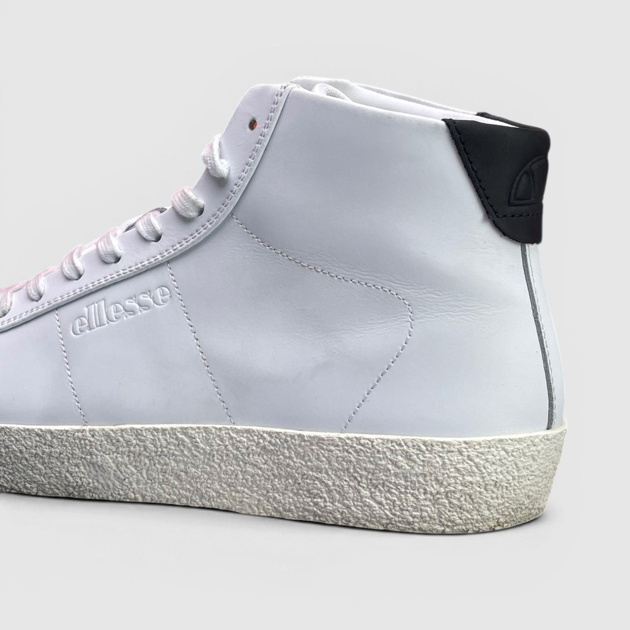 Ellesse Pulito Mid Cupsole Leather — buty sportowe męskie w bardzo dobrym stanie rozmiar 43, boczny profil, lewa strona