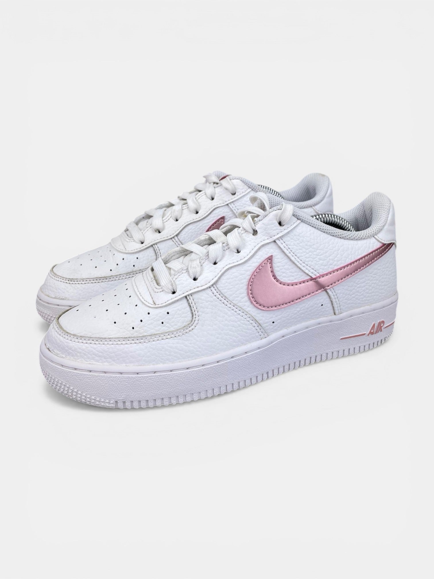 Nike Air Force 1 Low “White / Pink Glaze” Pink Glaze - buty sportowe, widok z boku
