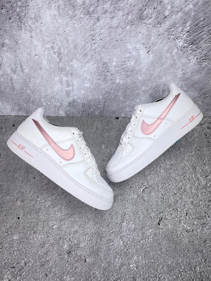 Nike Air Force 1 Low “White / Pink Glaze” Pink Glaze - buty sportowe, widok z góry na zewnętrzną stronę butów