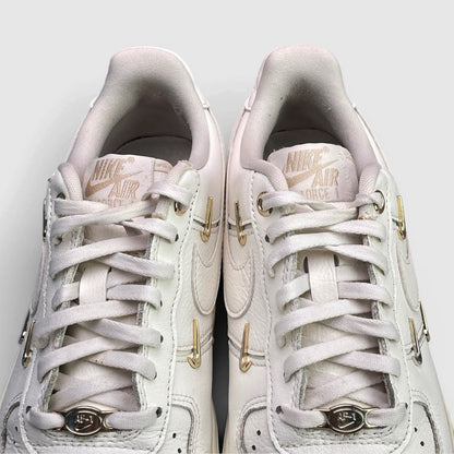 Nike Air Force 1 Low — buty sportowe damskie w bardzo dobrym stanie rozmiar 36.5, widok z góry