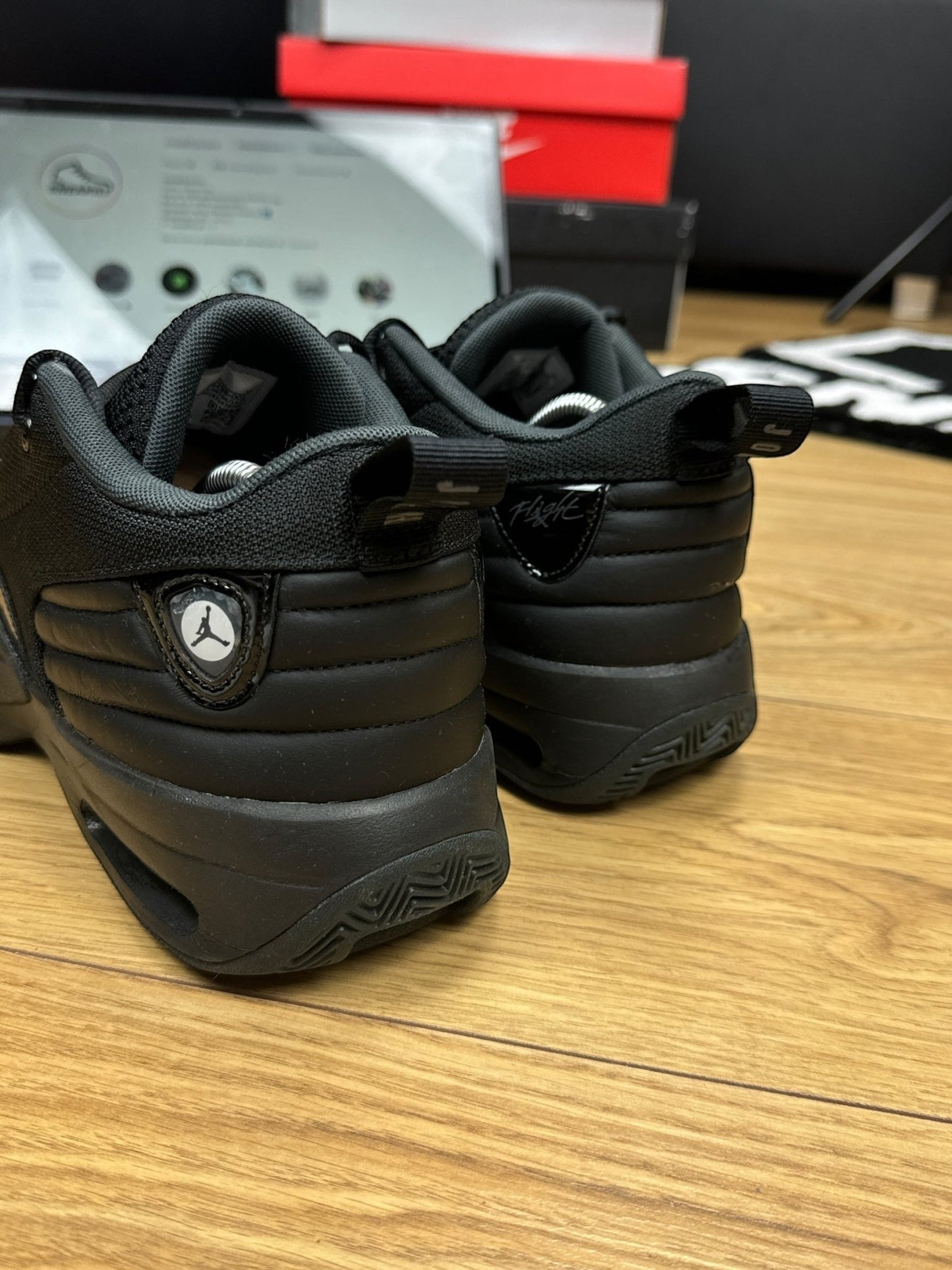 Nike Air Jordan Max Aura 6 (44)