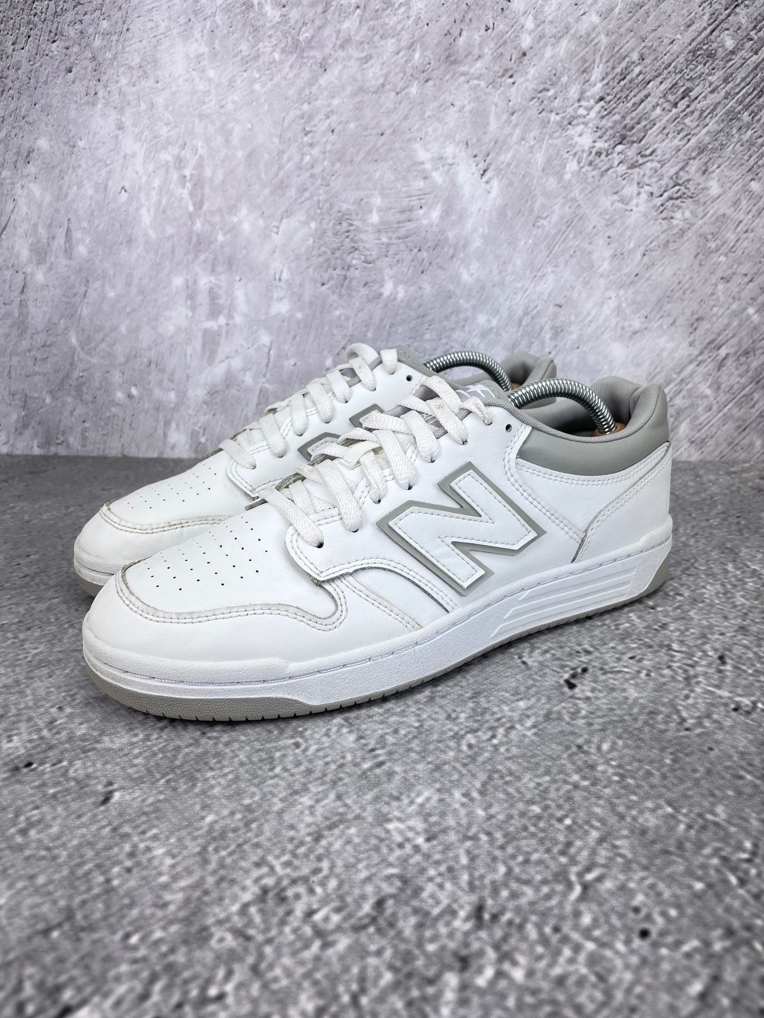 New Balance 480 BB480LGM - buty sportowe, widok z boku na tle studyjnym