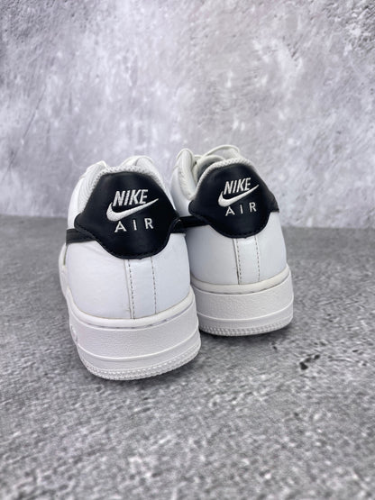 Nike Air Force 1 Low White Black - buty sportowe, widok z tyłu