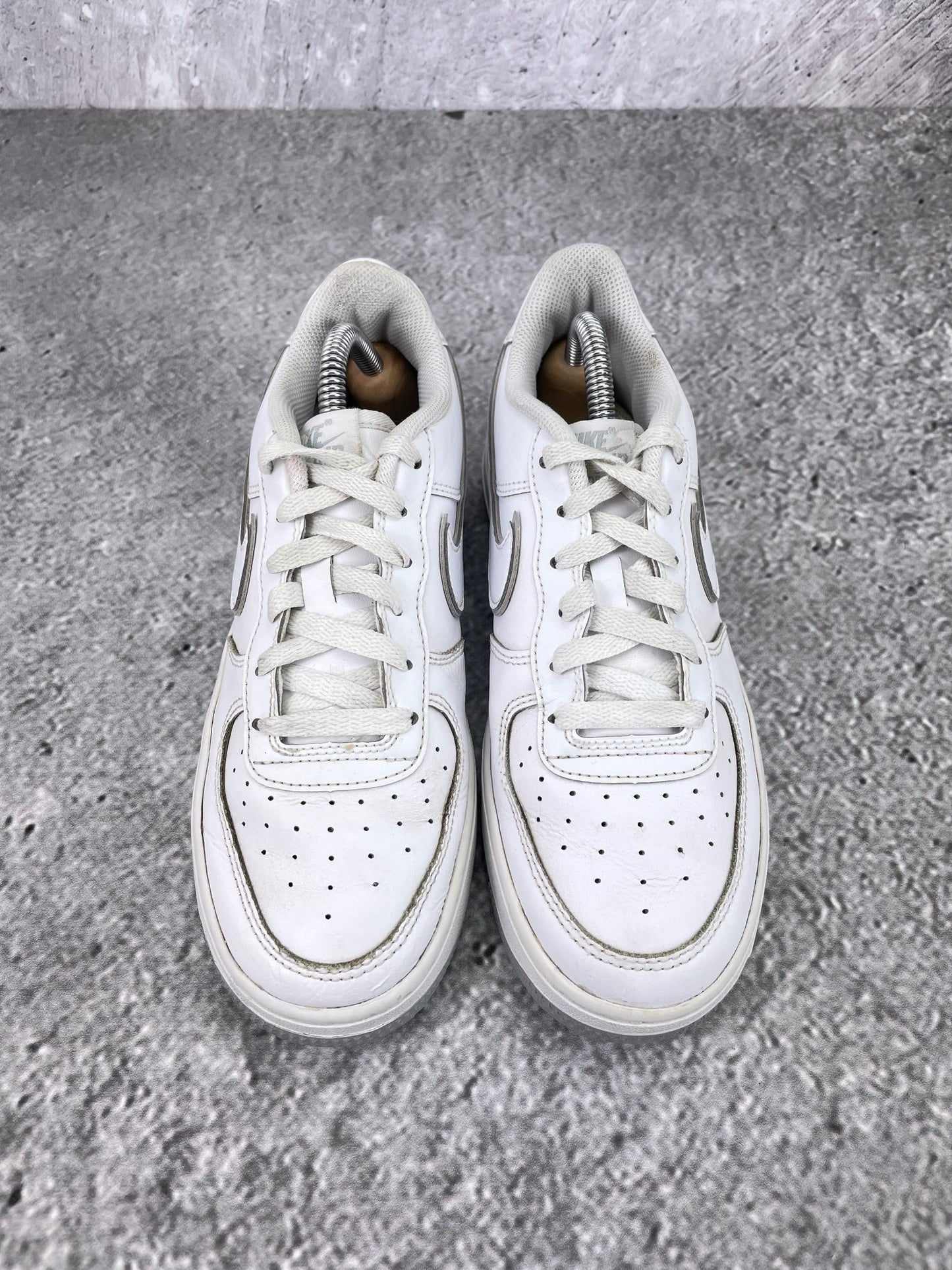 Nike Air Force 1 Low DX5805-100 - buty sportowe, widok z góry