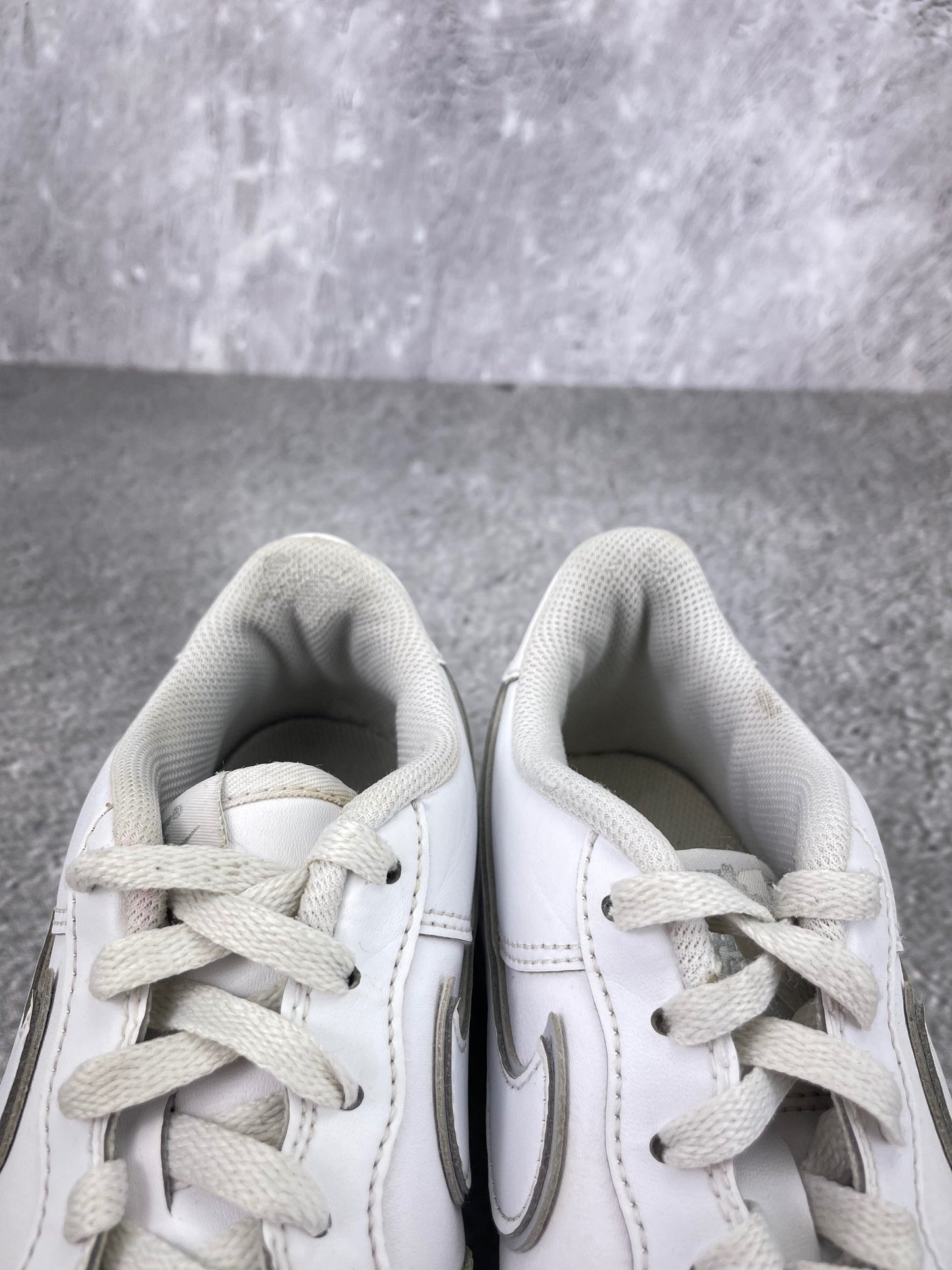Nike Air Force 1 Low DX5805-100 - buty sportowe, zapiętki butów