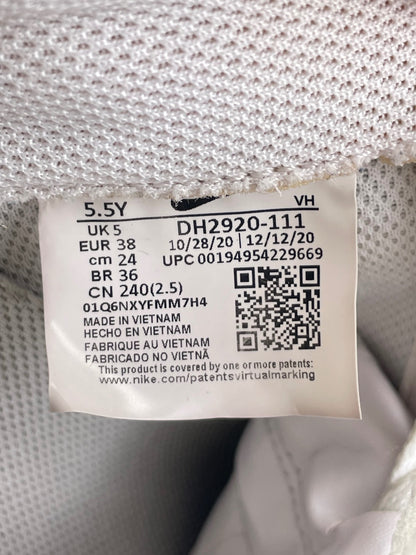Nike Air Force 1 Low Triple White - buty sportowe, metka