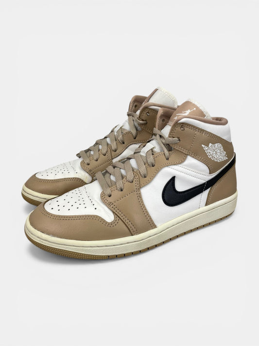 Nike Air Jordan 1 Mid Desert - buty sportowe, widok z boku