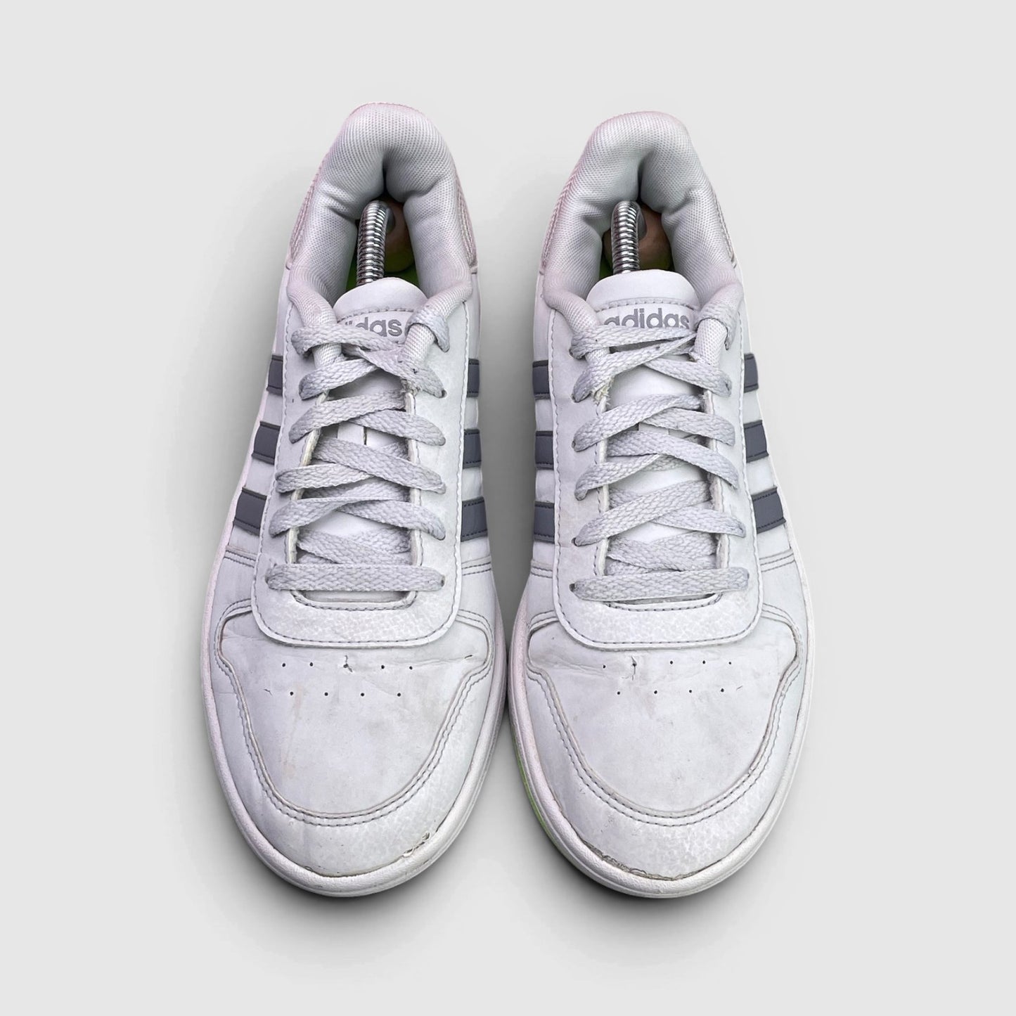 Adidas Hoops 2.0 — buty sportowe damskie w bardzo dobrym stanie rozmiar 40, widok z przodu