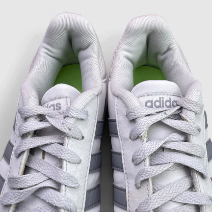 Adidas Hoops 2.0 — buty sportowe damskie w bardzo dobrym stanie rozmiar 40, wkładka