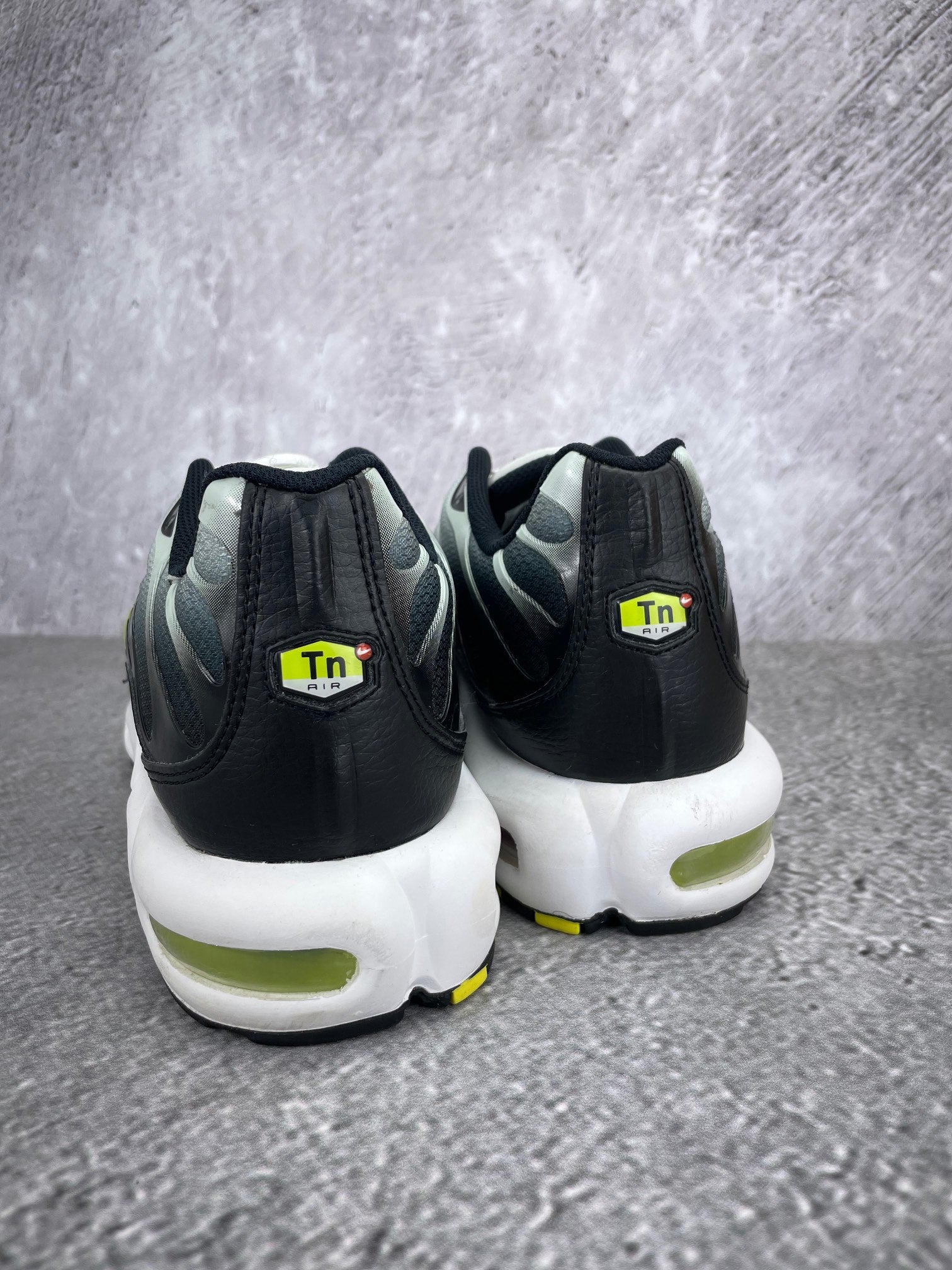 Nike Air Max Plus Bright Cactus - buty sportowe, widok z tyłu