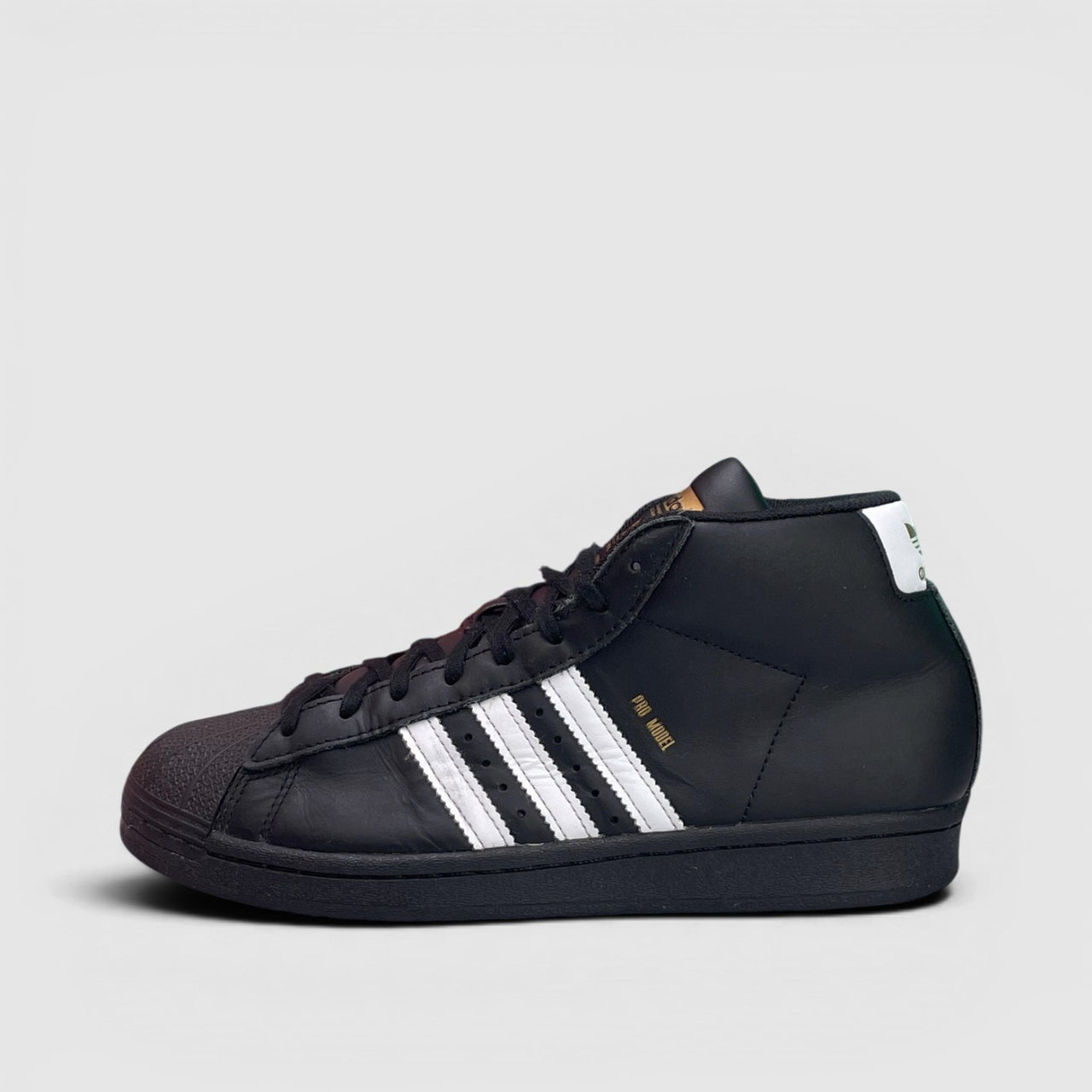 Adidas Pro Model Superstar — buty sportowe damskie w bardzo dobrym stanie rozmiar 38 2/3, boczny profil, lewa strona