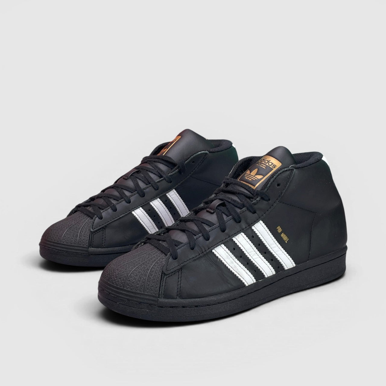 Adidas Pro Model Superstar — buty sportowe damskie w bardzo dobrym stanie rozmiar 38 2/3, para butów