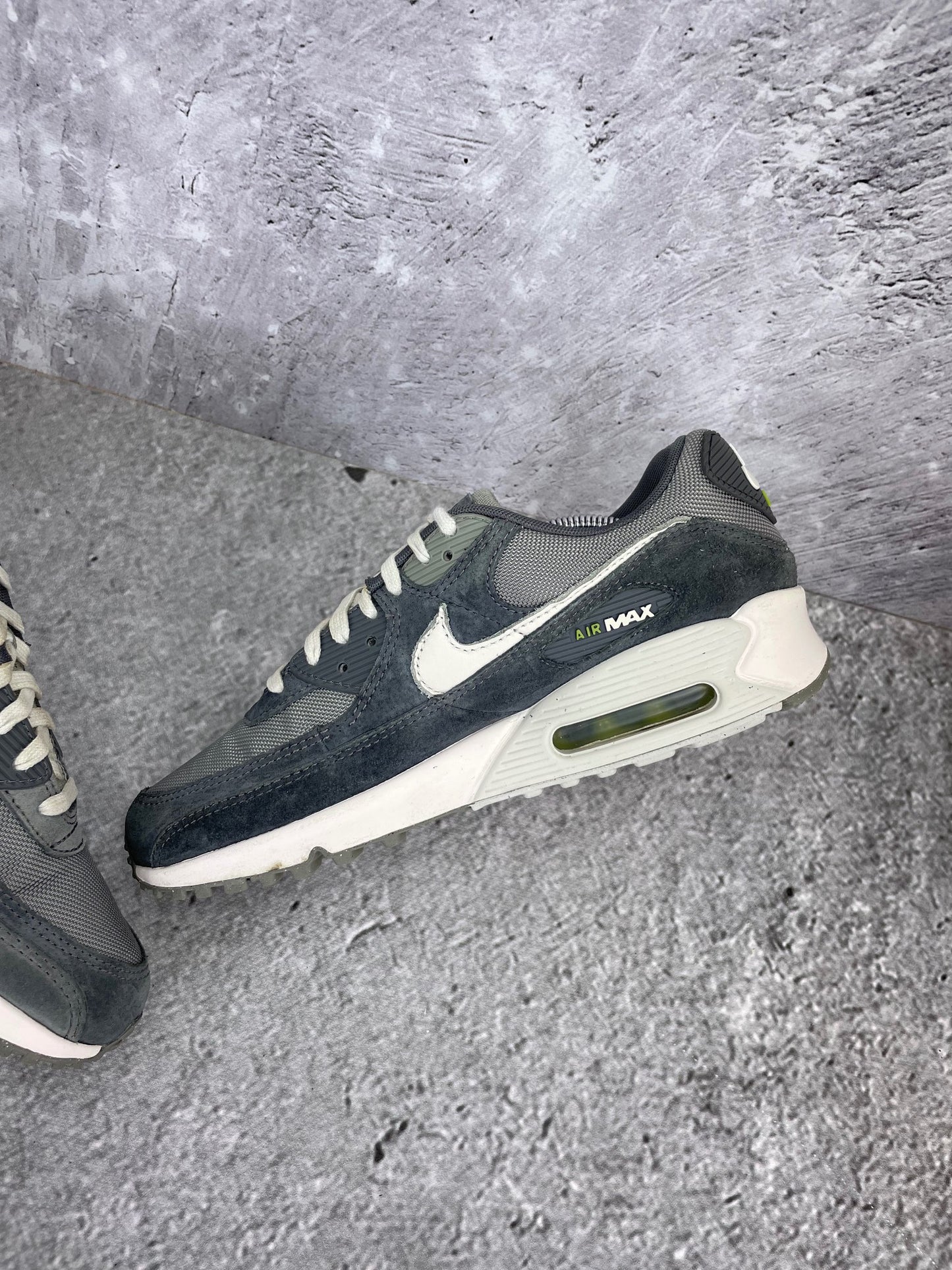 Nike Air Max 90 HJ3989-001 - buty sportowe, wewnętrzny panel prawego buta