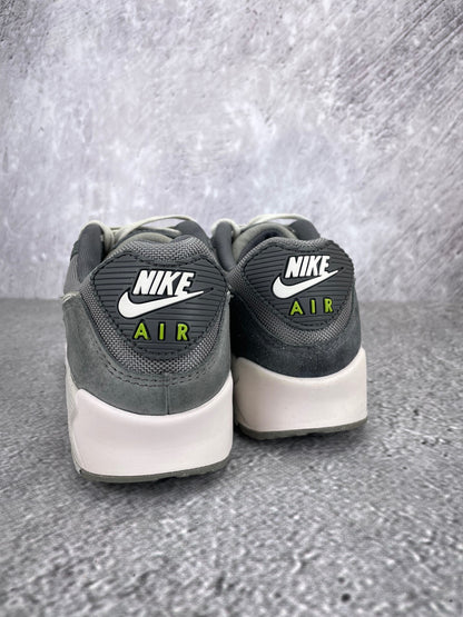 Nike Air Max 90 HJ3989-001 - buty sportowe, widok z tyłu