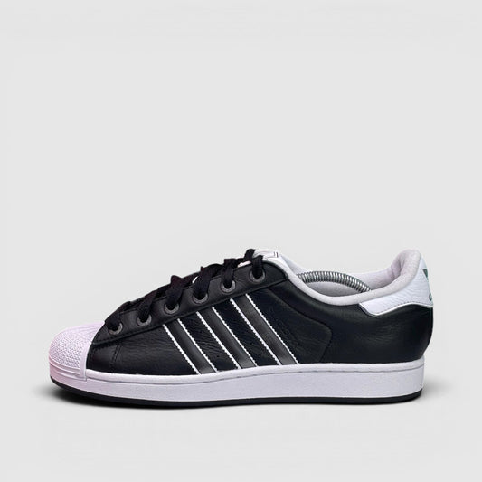 Adidas Superstar II — buty sportowe męskie w bardzo dobrym stanie rozmiar 45 1/3, boczny profil, lewa strona