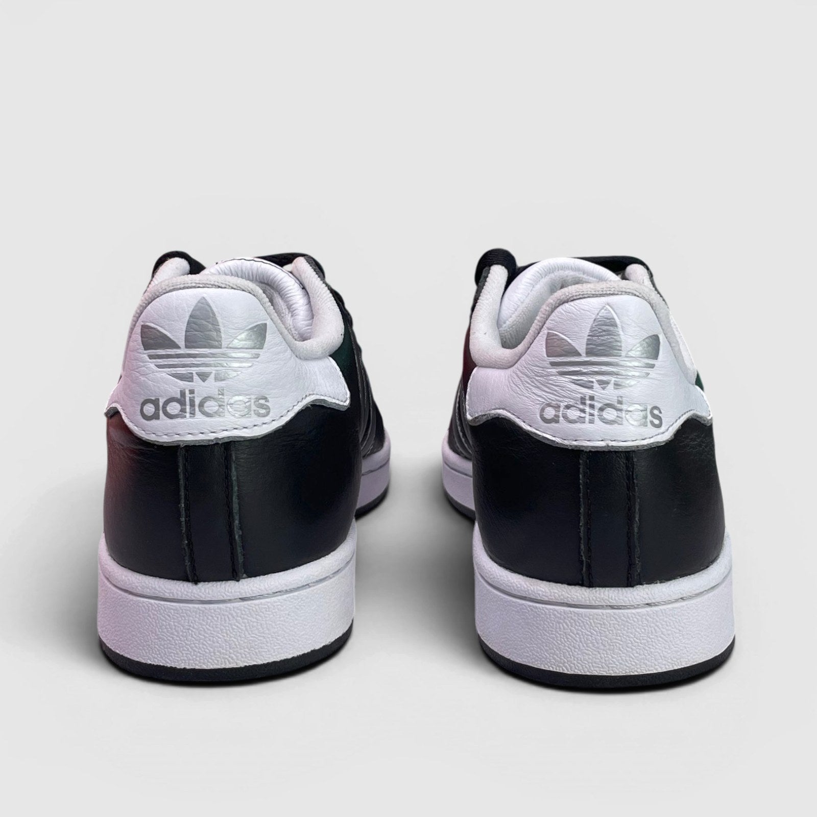 Adidas Superstar II — buty sportowe męskie w bardzo dobrym stanie rozmiar 45 1/3, widok z tyłu
